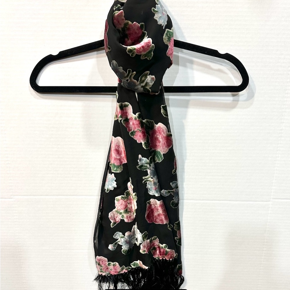 Silk and velvet rose red & green, with blk fringe - Picture 8 of 9